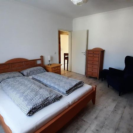 Ruhig Gelegene 2-Zi Fewo, Wallbox, Balkon Essen Buitenkant foto