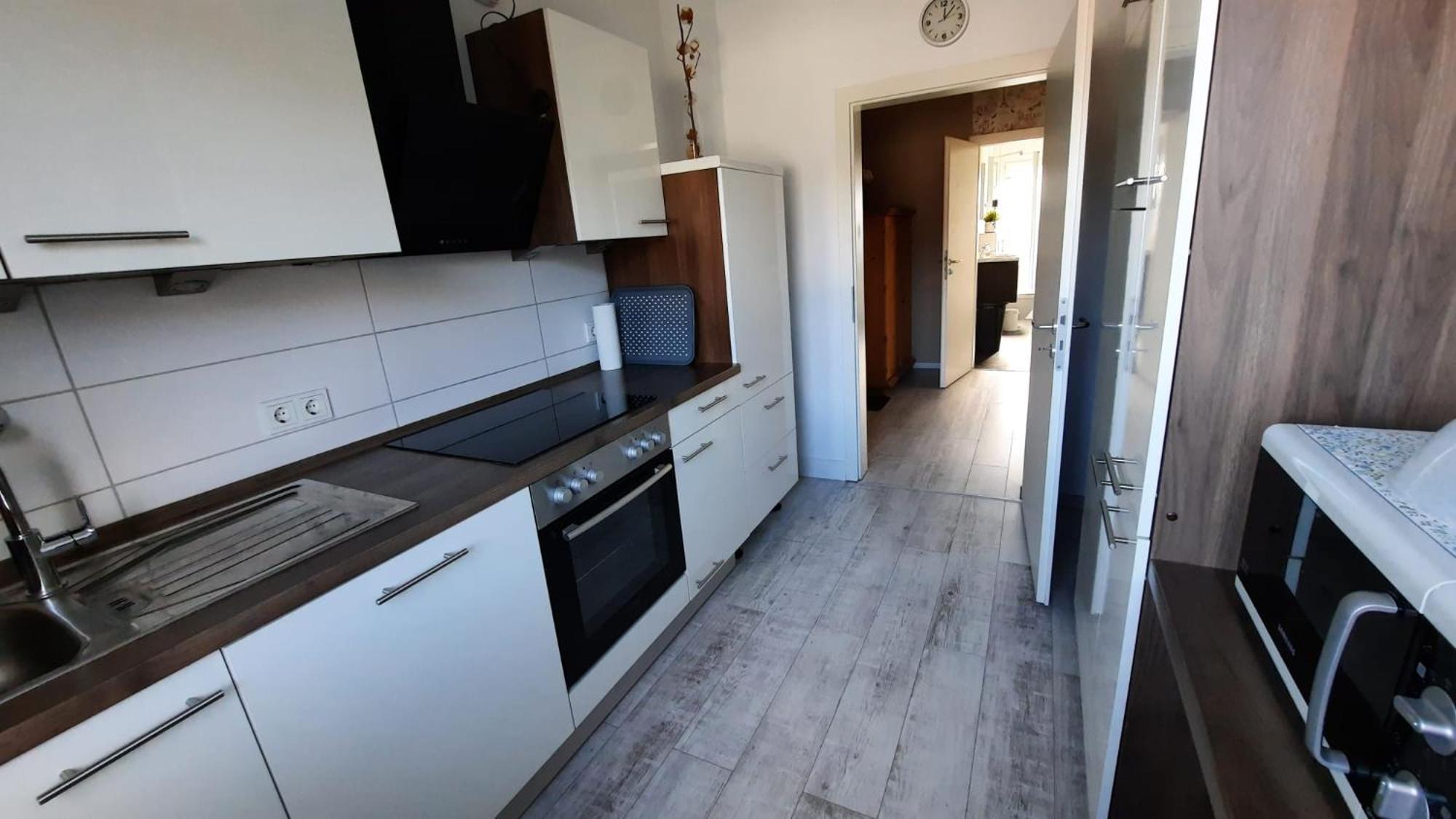 Ruhig Gelegene 2-Zi Fewo, Wallbox, Balkon Essen Buitenkant foto