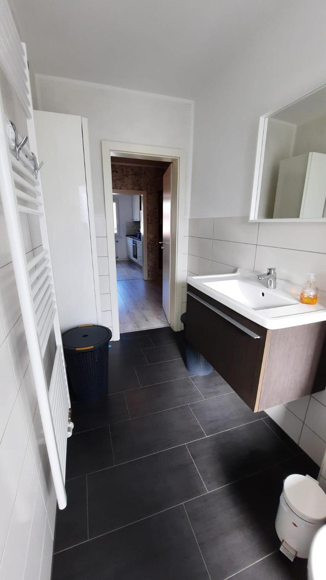 Ruhig Gelegene 2-Zi Fewo, Wallbox, Balkon Essen Buitenkant foto