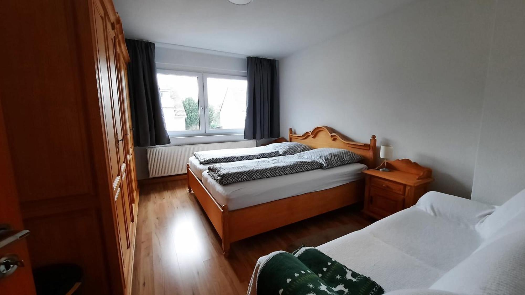 Ruhig Gelegene 2-Zi Fewo, Wallbox, Balkon Essen Buitenkant foto