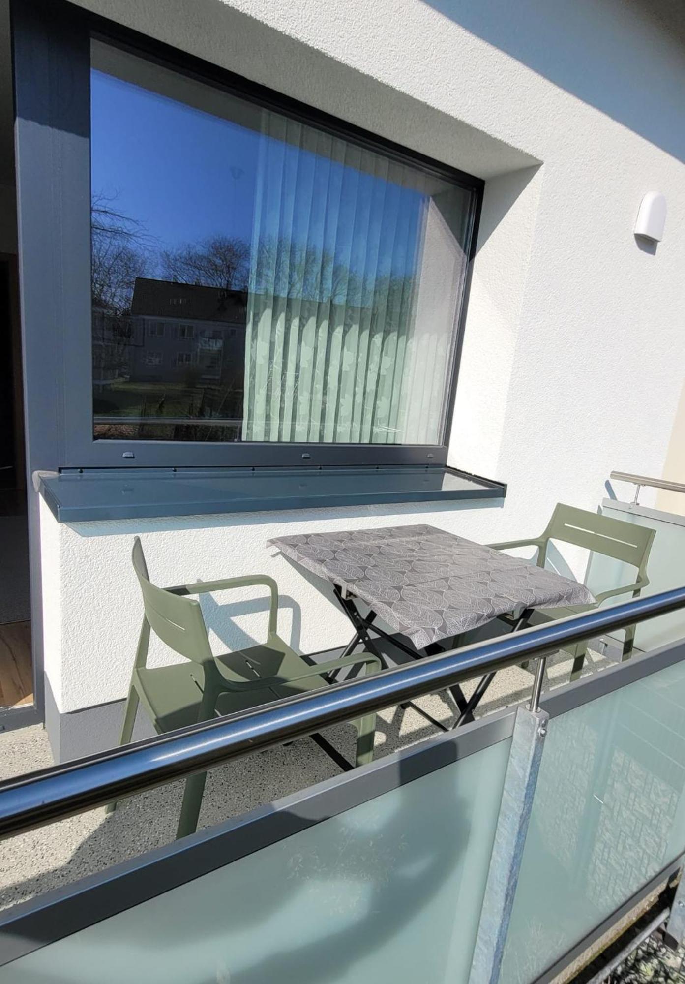 Ruhig Gelegene 2-Zi Fewo, Wallbox, Balkon Essen Buitenkant foto
